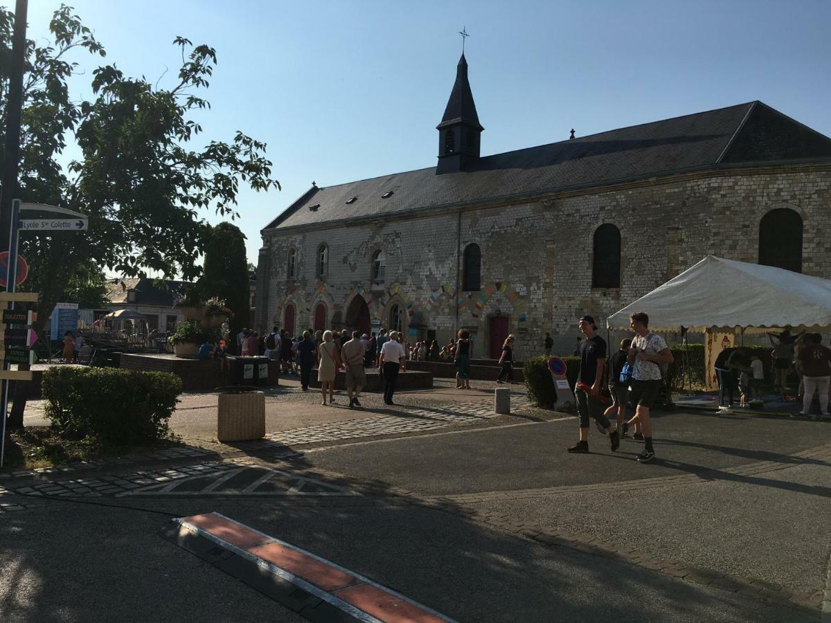 L'Abbatiale Corbie Exterior foto